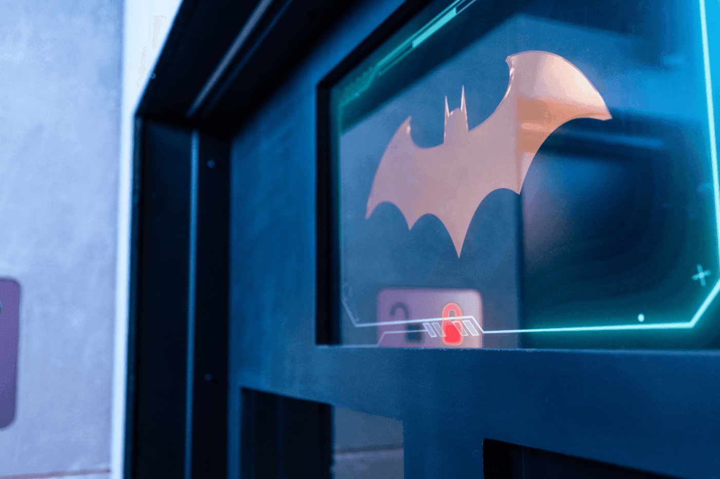 GameRoomPage_Batman_Carousel_2.png