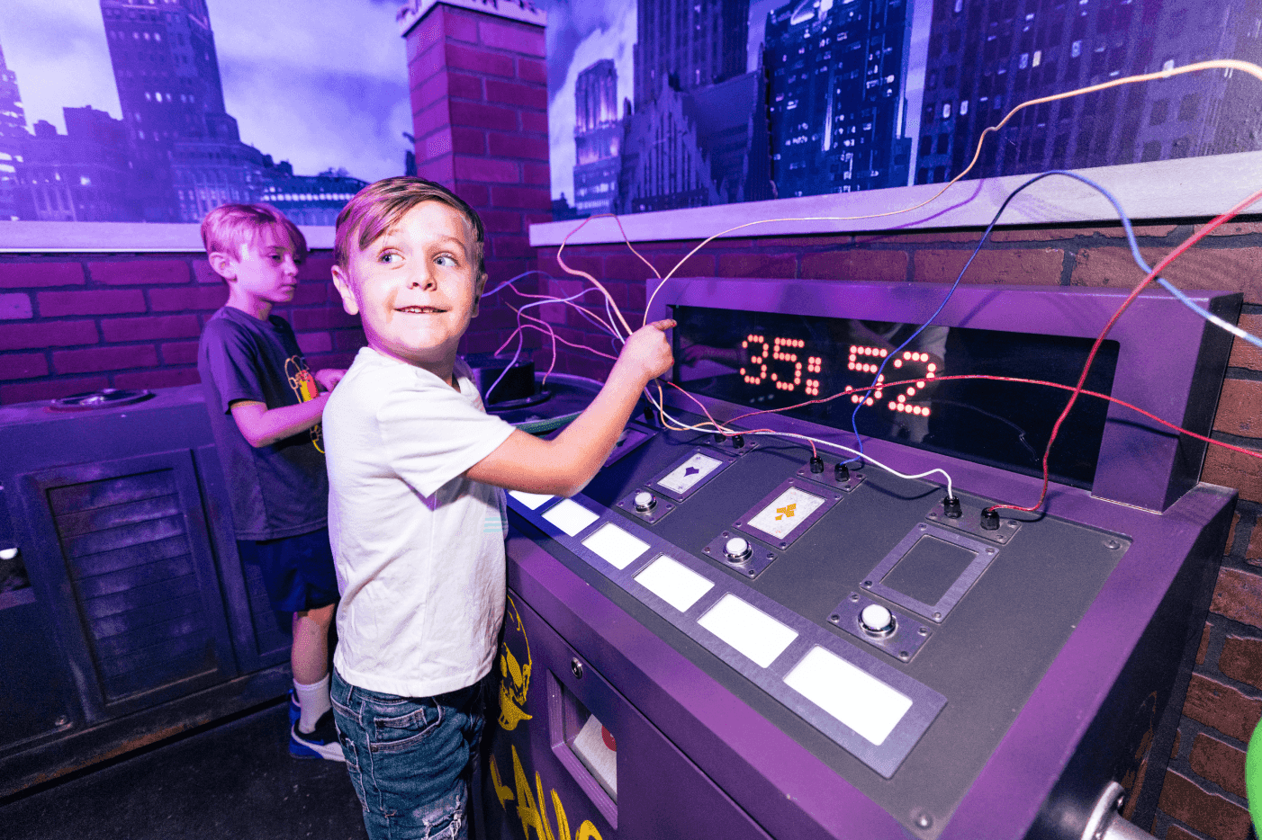 GameRoomPage_Batman_Carousel_4.png