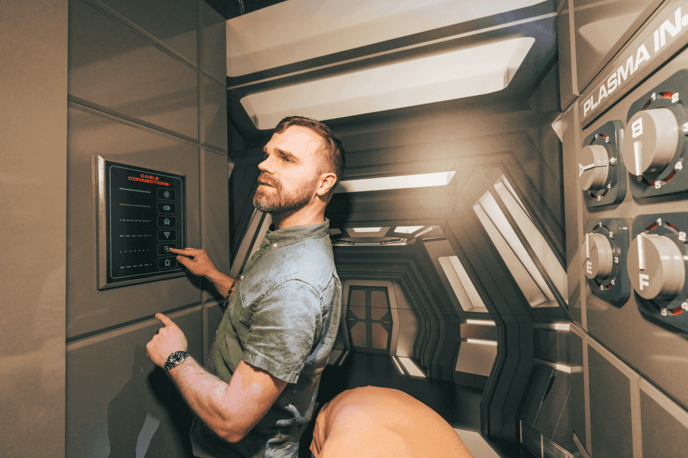 GameRoomPage_StarTrek_Carousel_3.png