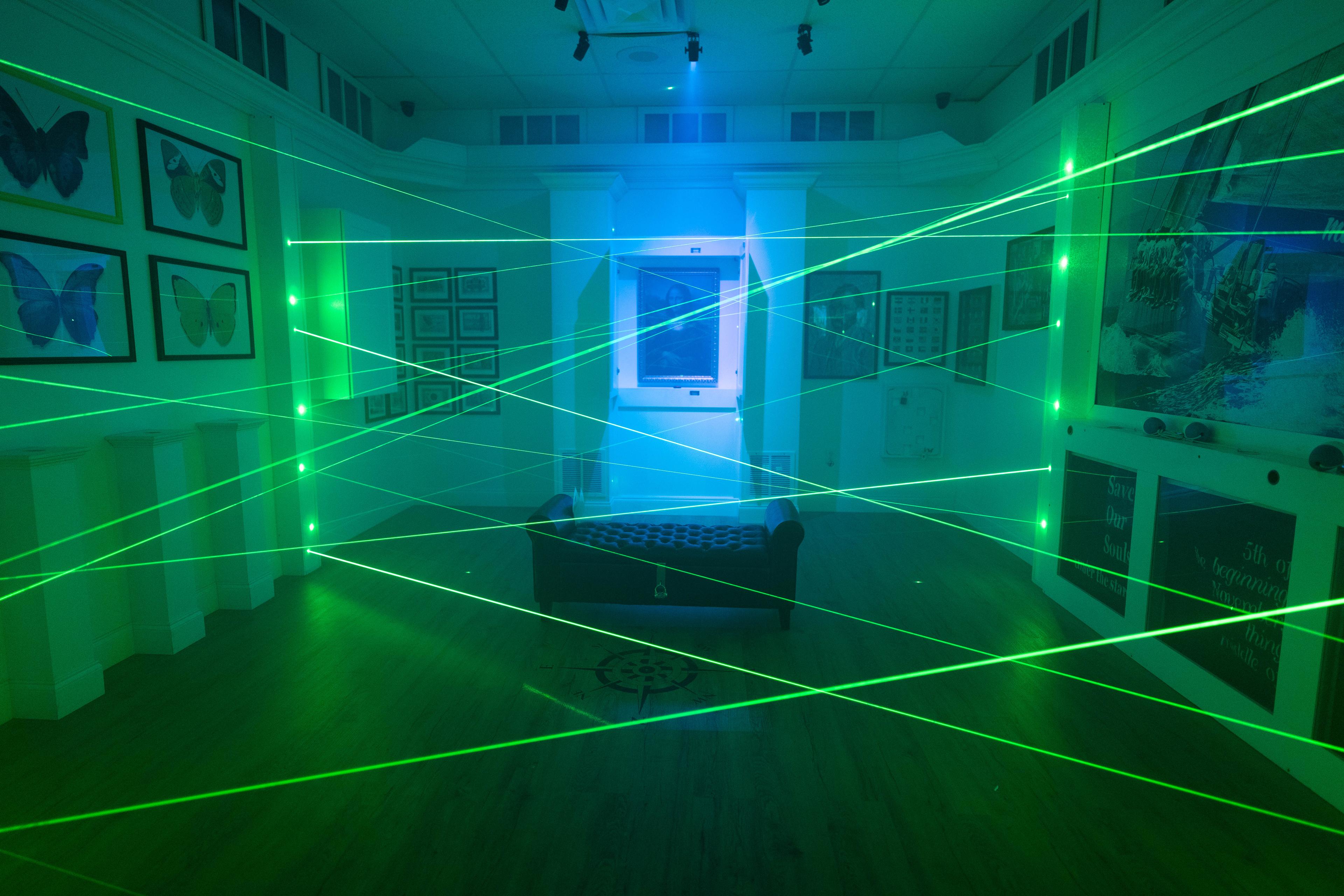 Photography_Room_Game Promo_Who Stole Mona_7008 × 4672_LaserMaze2.jpg